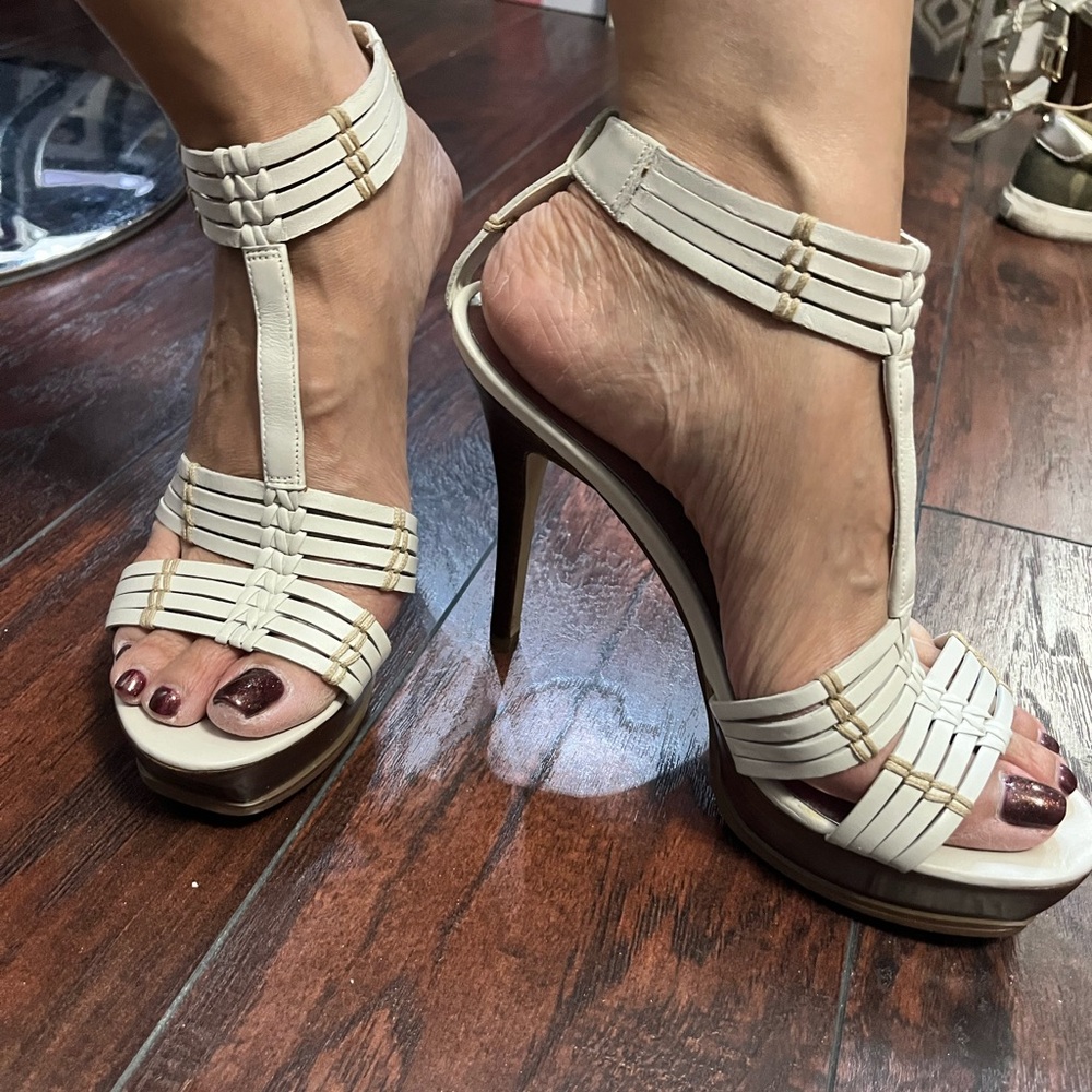 GUESS by Marciano platform heels